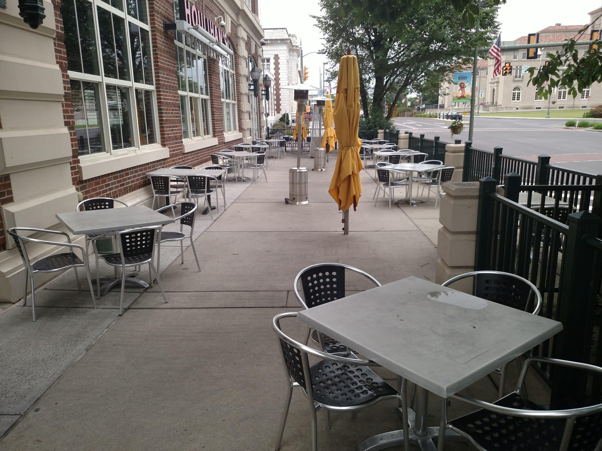 outdoor seating area showing tables and chairs